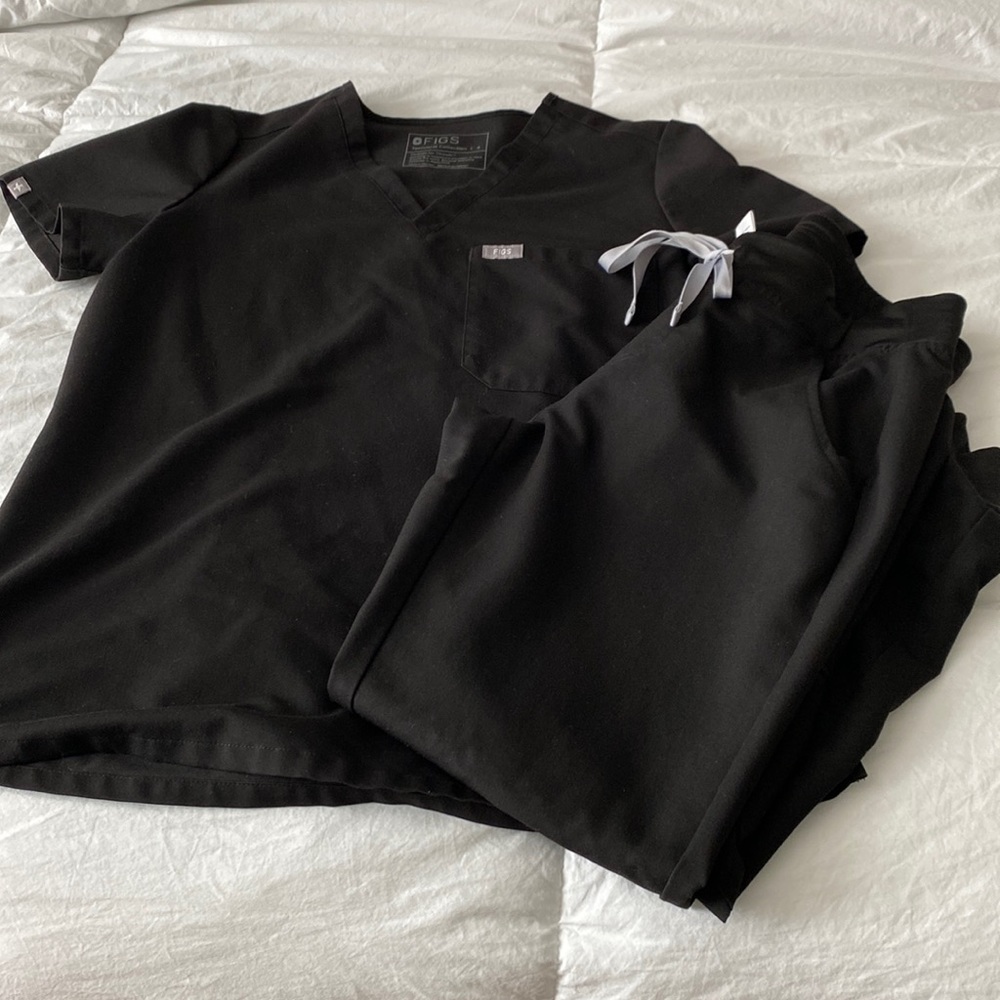 Black figs set